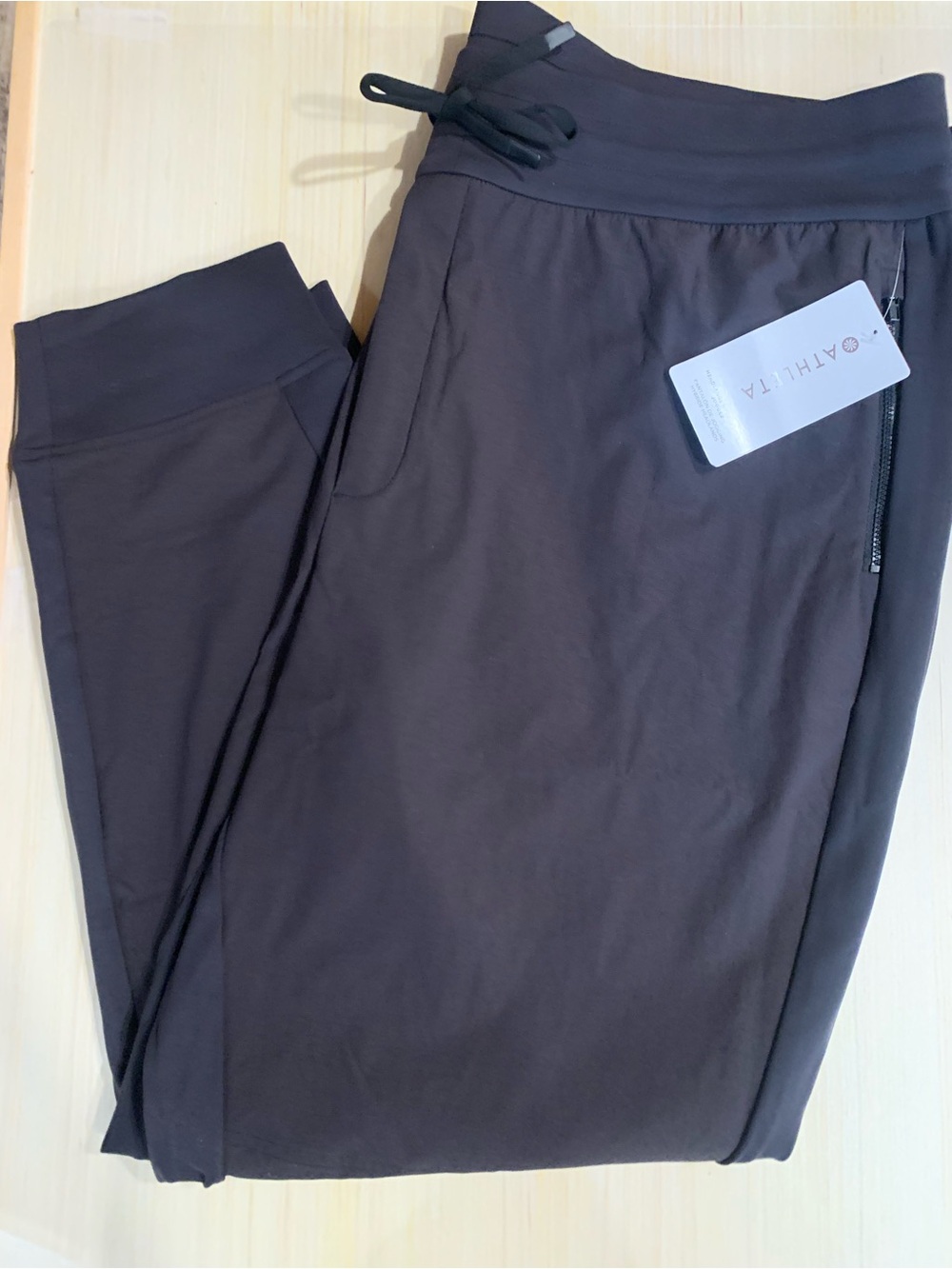 Athleta Headlands Hybrid Trek Jogger size 26. NWT